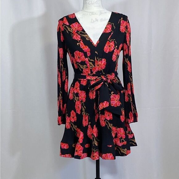 Milly Liv Pleated Dress size 4 - Picture 4 of 12